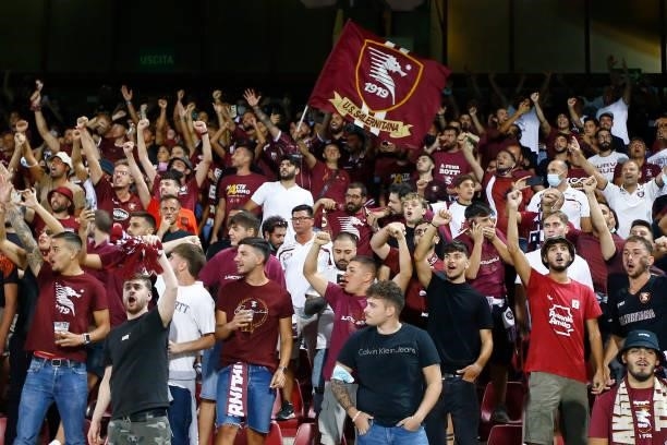 Salernitana supporters on the stands during the Serie A match between US Salernitana and AS Roma at Stadio Arechi on August 29, 2021 in Salerno,...