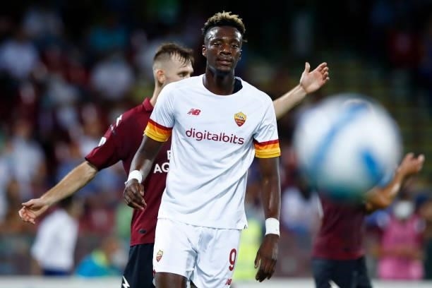 Tammy Abraham of AS Roma looks on during the Serie A match between US Salernitana and AS Roma at Stadio Arechi on August 29, 2021 in Salerno, Italy.