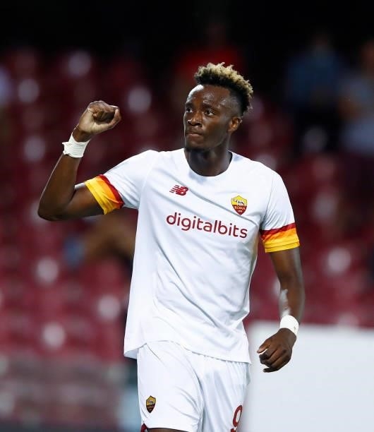 Tammy Abraham of AS Roma celebrates after scoring his team's third goal during the Serie A match between US Salernitana and AS Roma at Stadio Arechi...