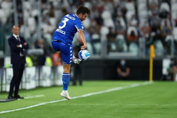 Riccardo Marchizza of Empoli FC controls the ball during the Serie A match between Juventus and Empoli FC at Allianz Stadium on August 28, 2021 in...