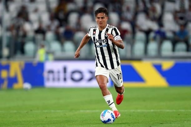 Paulo Dybala of Juventus FC controls the ball during the Serie A match between Juventus and Empoli FC at Allianz Stadium on August 28, 2021 in Turin,...