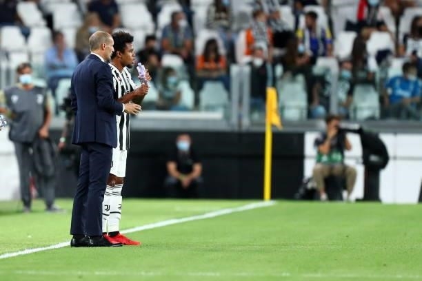 Weston McKennie of Juventus FC speaks with during the Serie A match between Juventus and Empoli FC at Allianz Stadium on August 28, 2021 in Turin,...