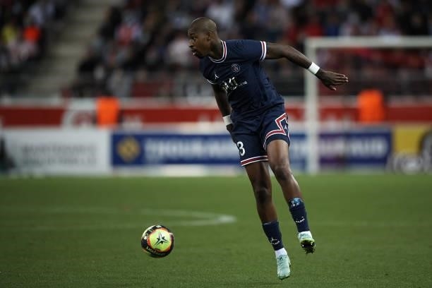 Presnel Kimpembe of PSG controls the ball during the Ligue 1 Uber Eats match between Reims and Paris Saint Germain at Stade Auguste Delaune on August...