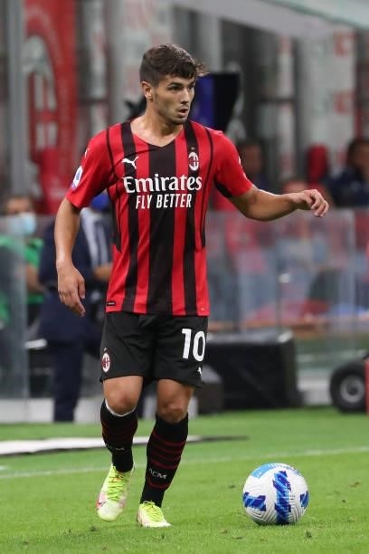 Brahim Díaz of AC Milan in action during the Serie A match between AC Milan and Cagliari Calcio at Stadio Giuseppe Meazza on August 29, 2021 in...