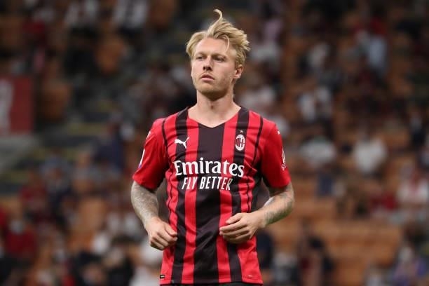 Simon Kjaer of AC Milan looks on during the Serie A match between AC Milan and Cagliari Calcio at Stadio Giuseppe Meazza on August 29, 2021 in Milan,...