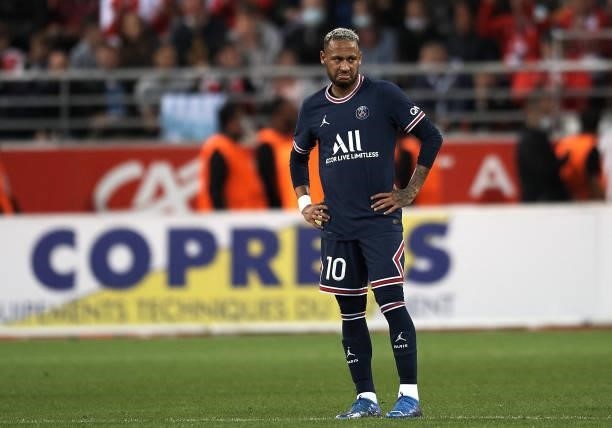 Neymar of PSG reacts during the Ligue 1 Uber Eats match between Reims and Paris Saint Germain at Stade Auguste Delaune on August 29, 2021 in Reims,...