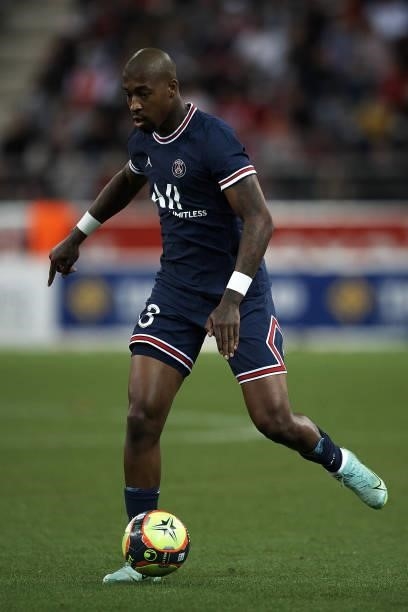 Presnel Kimpembe of PSG controls the ball during the Ligue 1 Uber Eats match between Reims and Paris Saint Germain at Stade Auguste Delaune on August...
