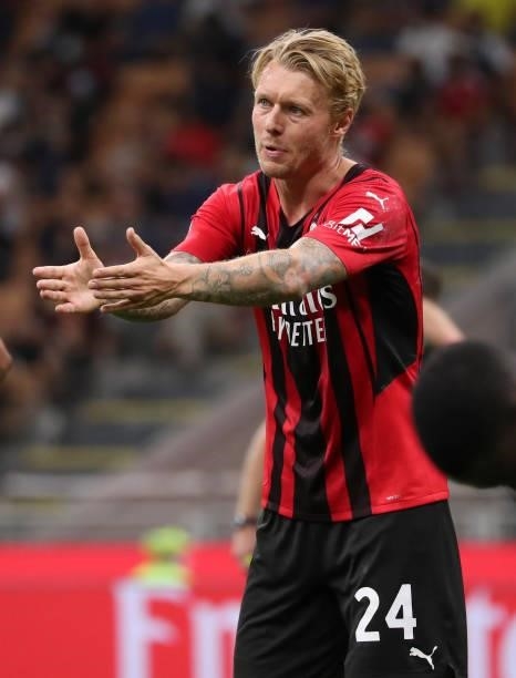 Simon Kjaer of AC Milan gestures during the Serie A match between AC Milan and Cagliari Calcio at Stadio Giuseppe Meazza on August 29, 2021 in Milan,...