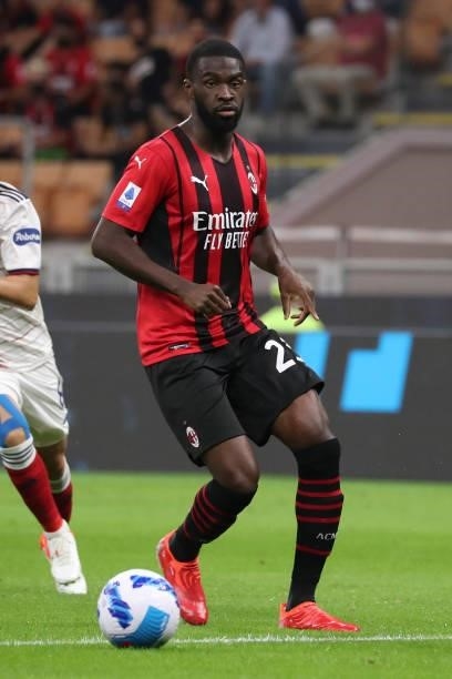 Fikayo Tomori of AC Milan in action during the Serie A match between AC Milan and Cagliari Calcio at Stadio Giuseppe Meazza on August 29, 2021 in...