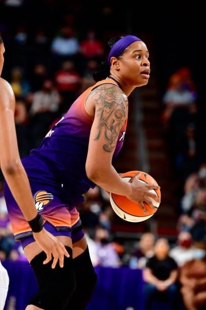 Kia Vaughn of the Phoenix Mercury looks to pass the ball against the Chicago Sky on August 31, 2021 at Footprint Center in Phoenix, Arizona. NOTE TO...