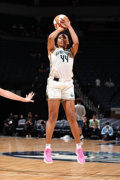 Betnijah Laney of the New York Liberty shoots the ball during the game against the Minnesota Lynx on August 31, 2021 at Target Center in Minneapolis,...
