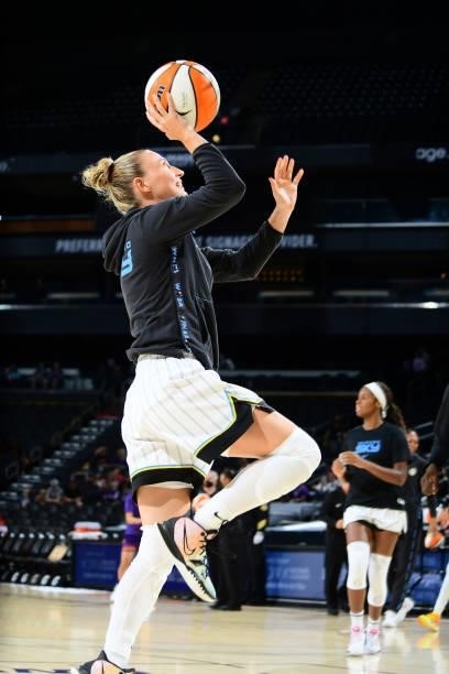 Courtney Vandersloot of the Chicago Sky drives to the basket before the game against the Phoenix Mercury on August 31, 2021 at the Footprint Center...