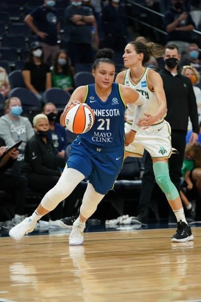 Kayla McBride of the Minnesota Lynx drives to the basket during the game against the New York Liberty on August 31, 2021 at Target Center in...