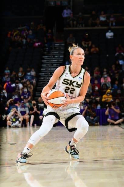 Courtney Vandersloot of the Chicago Sky handles the ball during the game against the Phoenix Mercury on August 31, 2021 at the Footprint Center in...