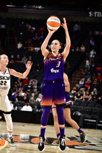 Diana Taurasi of the Phoenix Mercury shoots the ball against the Chicago Sky on August 31, 2021 at Footprint Center in Phoenix, Arizona. NOTE TO...