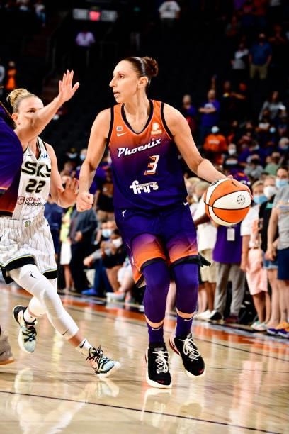 Diana Taurasi of the Phoenix Mercury handles the ball against the Chicago Sky on August 31, 2021 at Footprint Center in Phoenix, Arizona. NOTE TO...