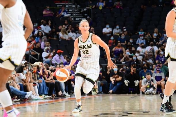 Courtney Vandersloot of the Chicago Sky dribbles the ball during the game against the Phoenix Mercury on August 31, 2021 at the Footprint Center in...