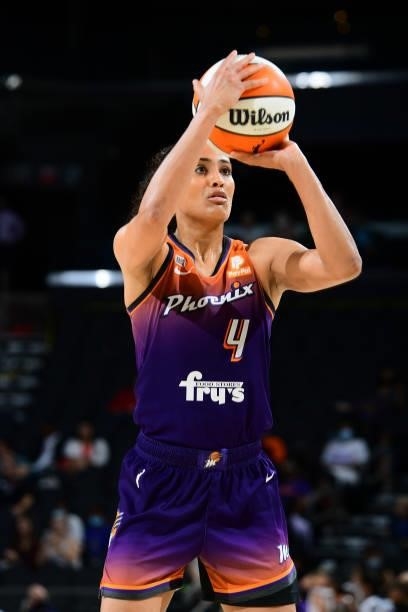 Skylar Diggins-Smith of the Phoenix Mercury shoots a free throw against the Chicago Sky on August 31, 2021 at the Footprint Center in Phoenix,...