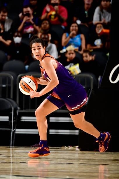 Kia Nurse of the Phoenix Mercury handles the ball against the Chicago Sky on August 31, 2021 at Footprint Center in Phoenix, Arizona. NOTE TO USER:...