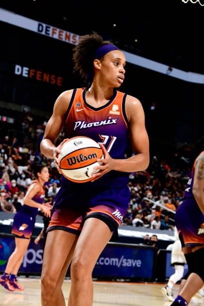 Brianna Turner of the Phoenix Mercury handles the ball against the Chicago Sky on August 31, 2021 at Footprint Center in Phoenix, Arizona. NOTE TO...