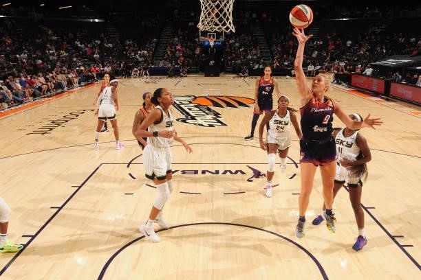 Sophie Cunningham of the Phoenix Mercury shoots the ball against the Chicago Sky on August 31, 2021 at Footprint Center in Phoenix, Arizona. NOTE TO...