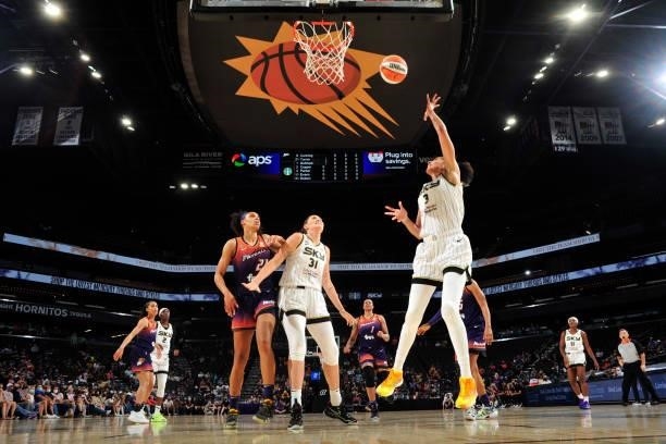 Candace Parker of the Chicago Sky shoots the ball against the Phoenix Mercury on August 31, 2021 at Footprint Center in Phoenix, Arizona. NOTE TO...