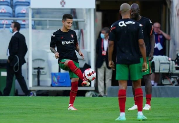 Otavio of FC Porto and Portugal in action during a warm up before the start of the World Cup 2022 Qualifier match between Portugal and Republic of...