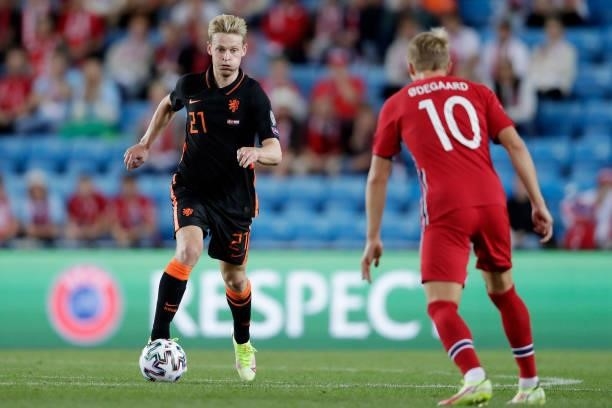 Frenkie de Jong of Holland during the World Cup Qualifier match between Norway v Holland at the Ullevaal Stadium on September 1, 2021 in Oslo Norway