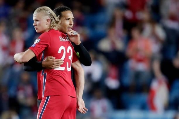 Virgil van Dijk of Holland, Erling Braut Haaland of Norway during the World Cup Qualifier match between Norway v Holland at the Ullevaal Stadium on...