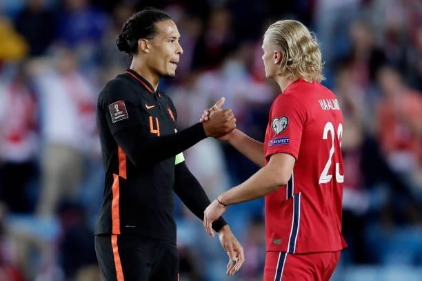 Virgil van Dijk of Holland, Erling Braut Haaland of Norway during the World Cup Qualifier match between Norway v Holland at the Ullevaal Stadium on...