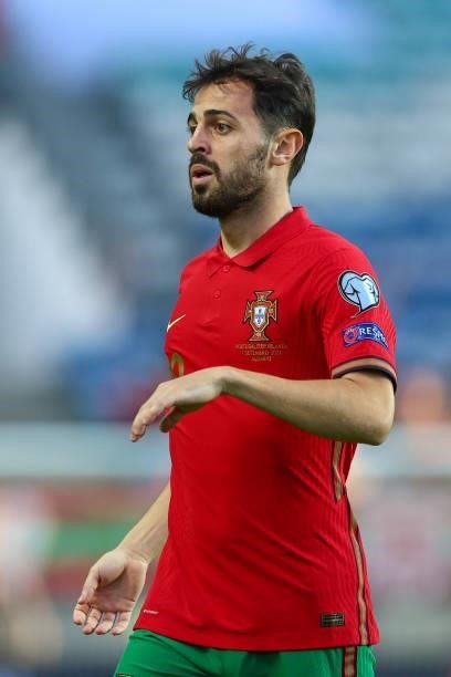 Bernardo Silva of Manchester City and Portugal during the 2022 FIFA World Cup Qualifier match between Portugal and Republic of Ireland at Estadio...