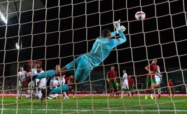 Faro , Portugal - 1 September 2021; Republic of Ireland goalkeeper Gavin Bazunu makes a save during the FIFA World Cup 2022 qualifying group A match...
