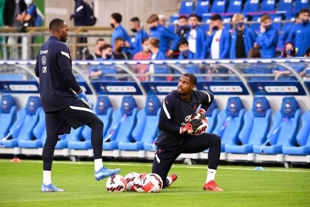 Steve MANDANDA and Mike MAIGNAN of France during the FIFA World Cup 2022 Qatar qualifying match between France and Bosnia Herzegovina on September 1,...
