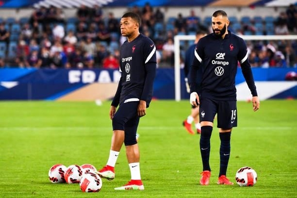 Kylian MBAPPE and Karim BENZEMA of France during the FIFA World Cup 2022 Qatar qualifying match between France and Bosnia Herzegovina on September 1,...