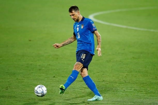 Francesco Acerbi of Italy controls the ball during the 2022 FIFA World Cup Qualifier Group C match between Italy and Bulgaria at Artemio Franchi on...