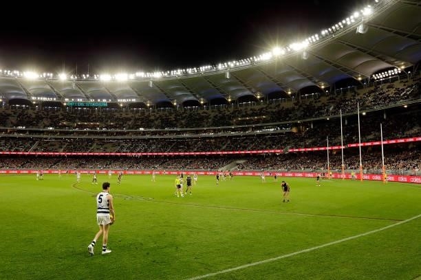 Jeremy Cameron of the Cats lines up a kick on goal during the 2021 AFL Second Semi Final match between the Geelong Cats and the GWS Giants at Optus...