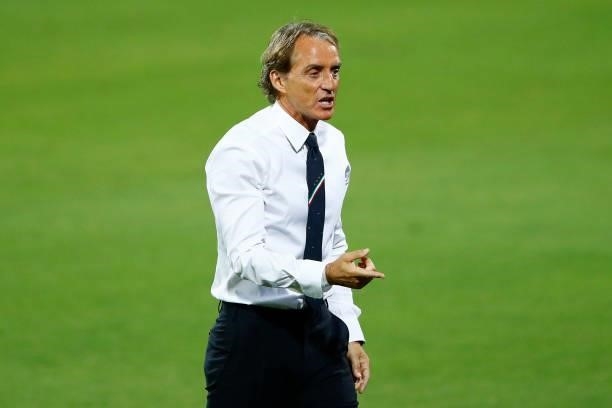 Head coach Roberto Mancini of Italy gestures during the 2022 FIFA World Cup Qualifier Group C match between Italy and Bulgaria at Artemio Franchi on...