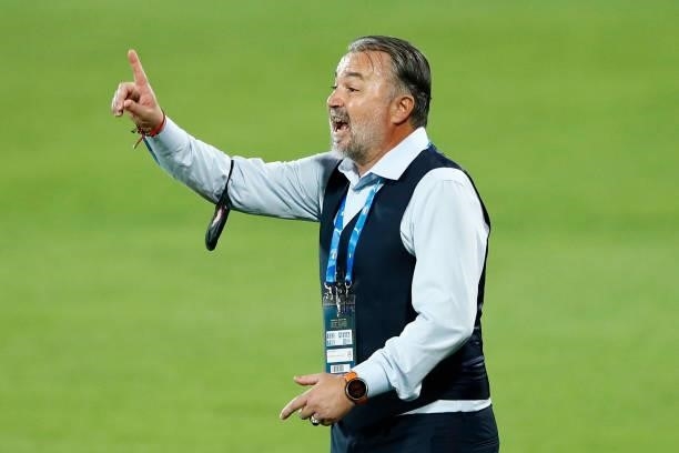 Head coach Yasen Petrov of Bulgaria gestures during the 2022 FIFA World Cup Qualifier Group C match between Italy and Bulgaria at Artemio Franchi on...