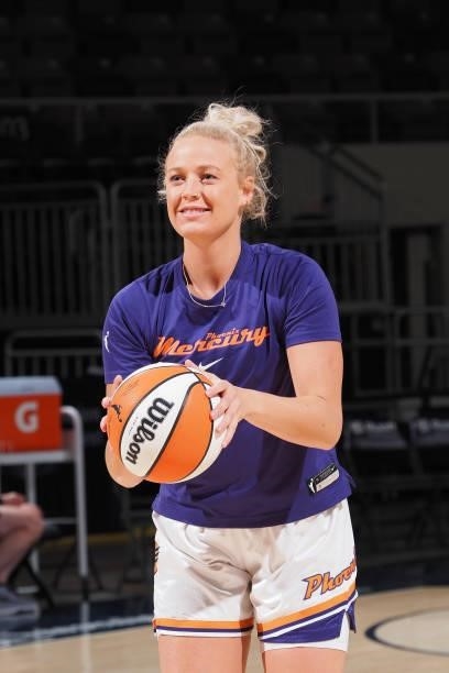 Sophie Cunningham of the Phoenix Mercury handles the ball before the game against the Indiana Fever on September 4, 2021 at the Indiana Farmers...