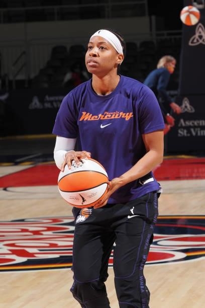 Shey Peddy of the Phoenix Mercury handles the ball before the game against the Indiana Fever on September 4, 2021 at the Indiana Farmers Coliseum in...
