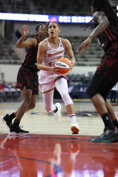 Skylar Diggins-Smith of the Phoenix Mercury drives to the basket against the Indiana Fever on September 4, 2021 at the Indiana Farmers Coliseum in...