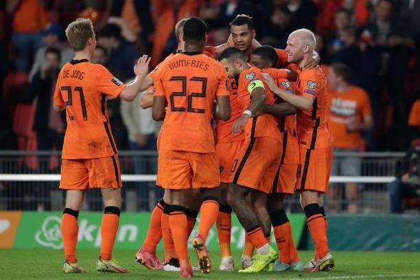 Cody Gakpo of Holland celebrates 4-0 with Frenkie de Jong of Holland, Matthijs de Ligt of Holland, Denzel Dumfries of Holland, Memphis Depay of...
