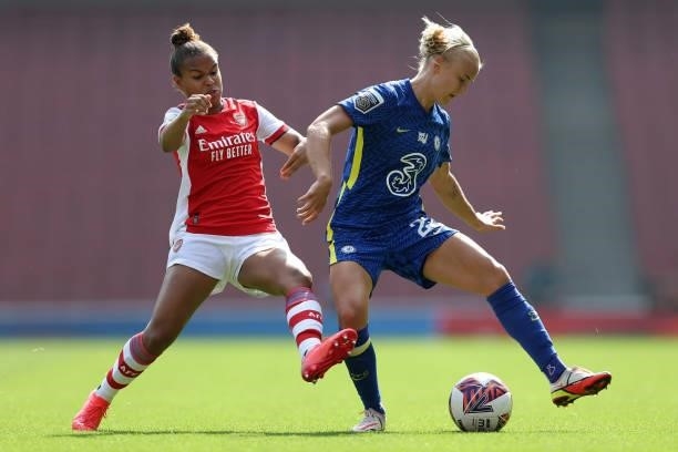 Nikita Parris of Arsenal and Pernille Harder of Chelsea during the Barclays FA Women's Super League match between Arsenal Women and Chelsea Women at...