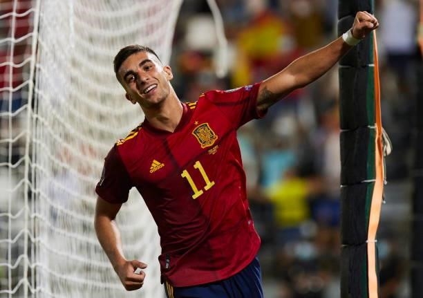 Ferran Torres of Spain celebrates after scoring his teams goal during the 2022 FIFA World Cup Qualifier match between Spain and Georgia at Estadio...