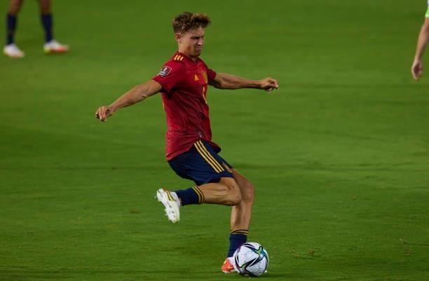 Marcos Llorente of Spain controls the ball during the 2022 FIFA World Cup Qualifier match between Spain and Georgia at Estadio Nuevo Vivero on...