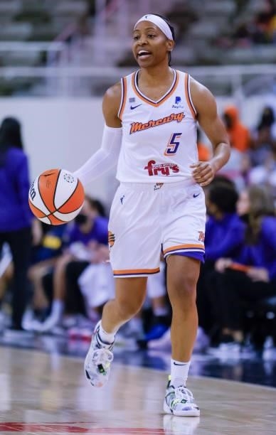 Shey Peddy of the Phoenix Mercury dribbles the ball during the game against the Indiana Fever at Indiana Farmers Coliseum on September 4, 2021 in...