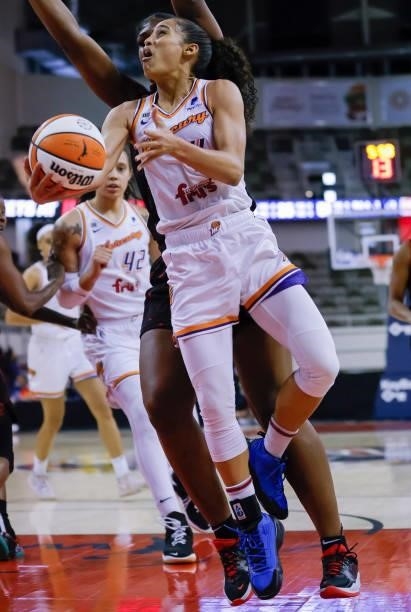 Skylar Diggins-Smith of the Phoenix Mercury shoots the ball during the game against the Indiana Fever at Indiana Farmers Coliseum on September 4,...