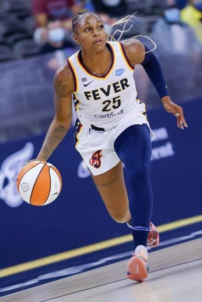 Tiffany Mitchell of the Indiana Fever drives to the basket during the game against the Phoenix Mercury at Indiana Farmers Coliseum on September 6,...