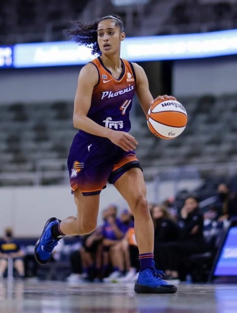 Skylar Diggins-Smith of the Phoenix Mercury dribbles the ball during the game against the Indiana Fever at Indiana Farmers Coliseum on September 6,...