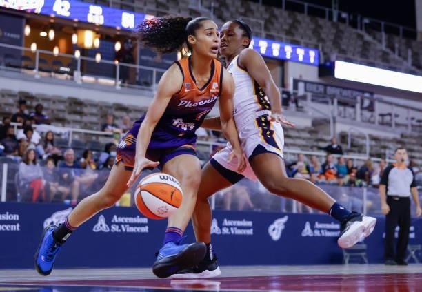 Skylar Diggins-Smith of the Phoenix Mercury drives to the basket during the game against the Indiana Fever at Indiana Farmers Coliseum on September...